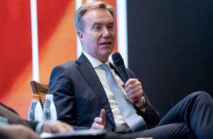 Preşedintele Forumului Economic Mondial demisionează